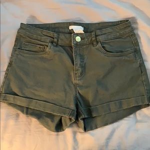 HM size 4 olive shorts
